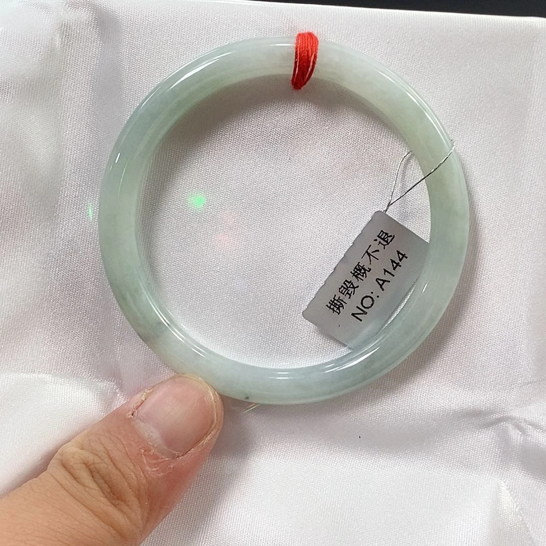 未镶嵌手镯翡翠手镯