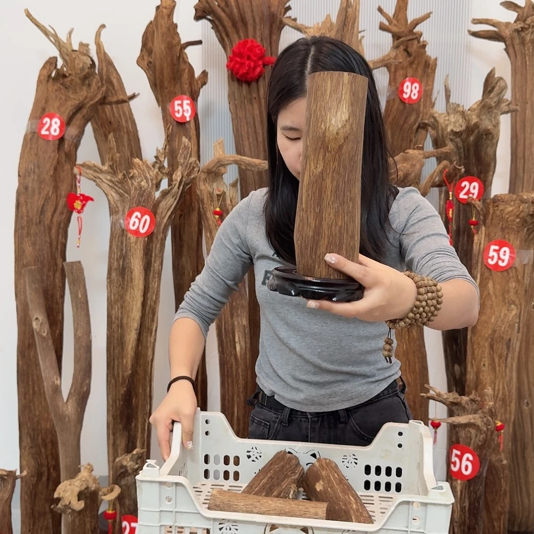 沉香碎屑沉香原材料