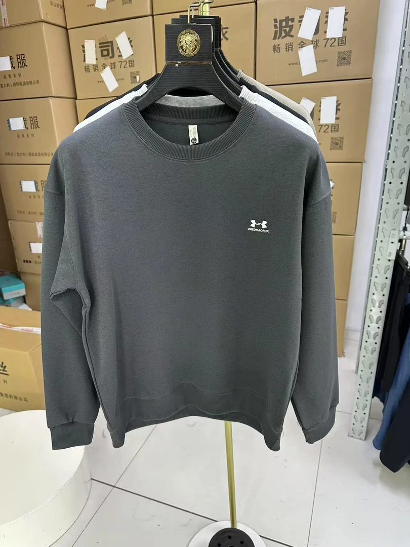 UNE空气层男士圆领亲肤卫衣