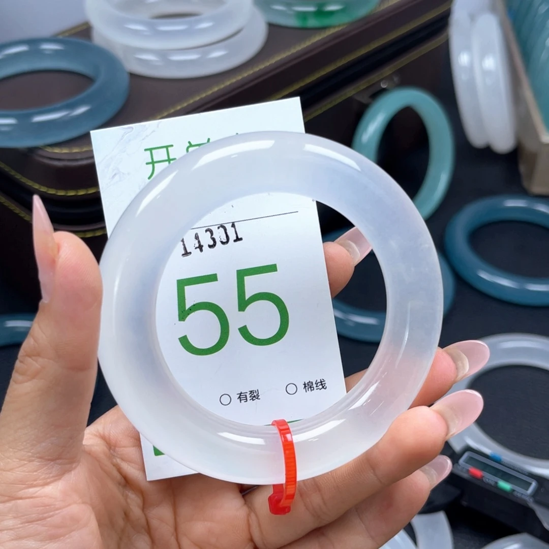 烤***葱石英岩玉手镯未镶嵌