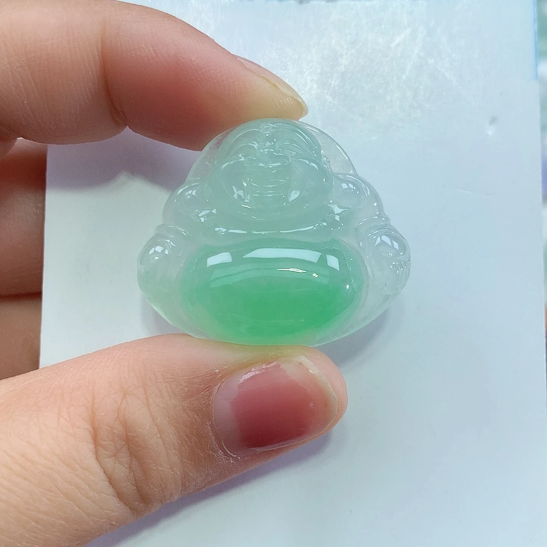 翡翠未镶嵌颈饰佛公