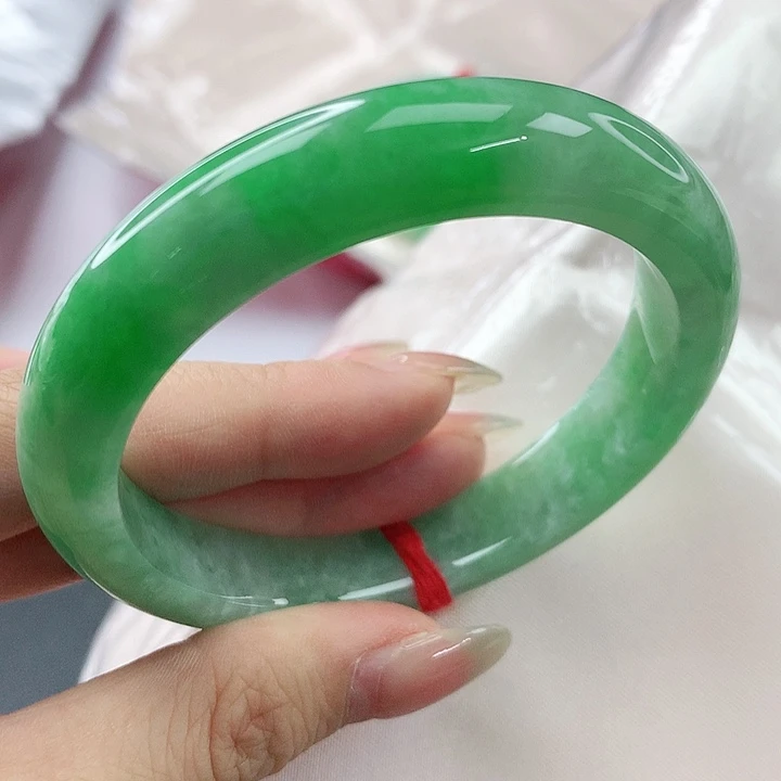 未镶嵌手镯翡翠，668