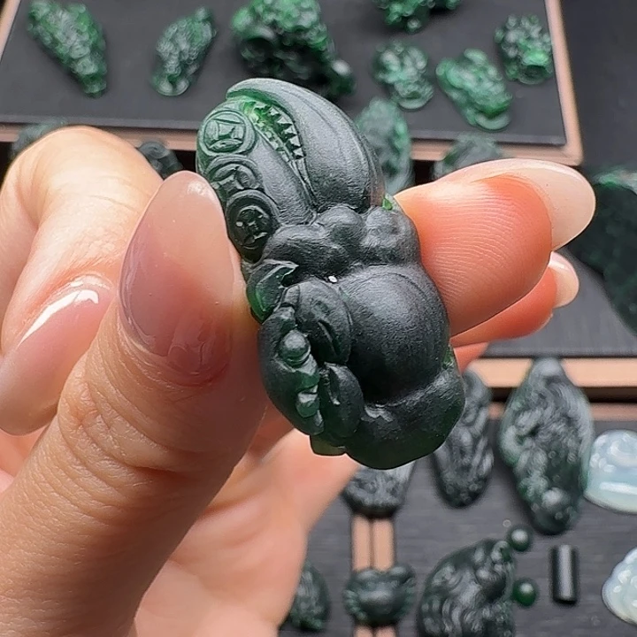 定制翡翠未镶嵌挂件