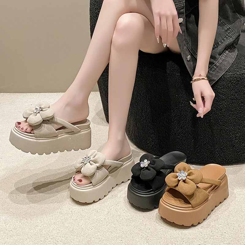 8cm厚底松糕拖鞋女外穿2025年新款夏季仙女风小个子增高花朵凉鞋