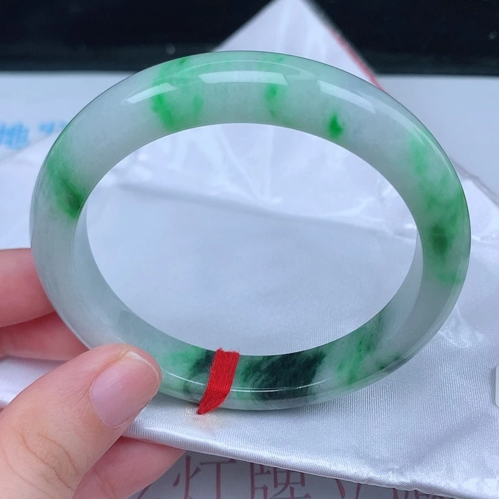 未镶嵌手镯翡翠天然