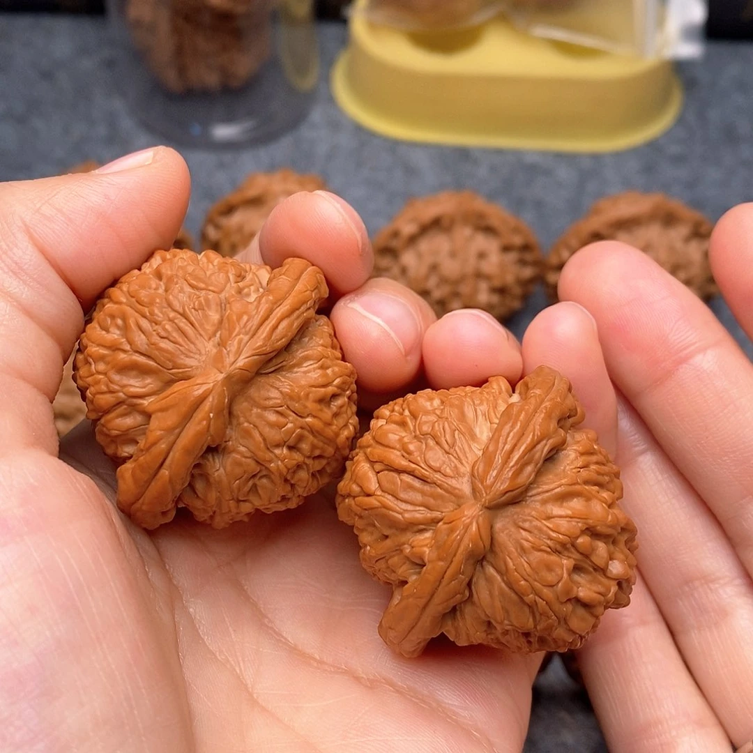 文玩核桃把件老树白狮子41全品