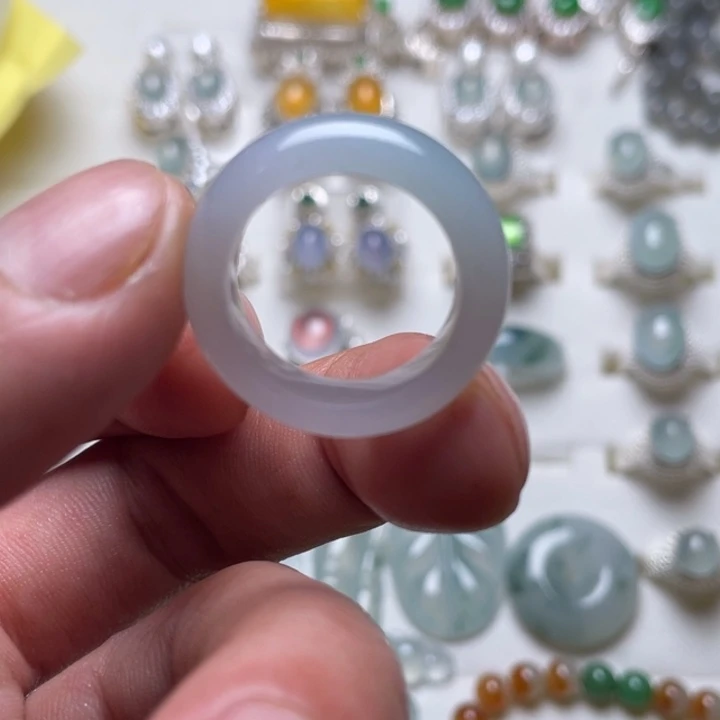 定制翡翠未镶嵌戒圈