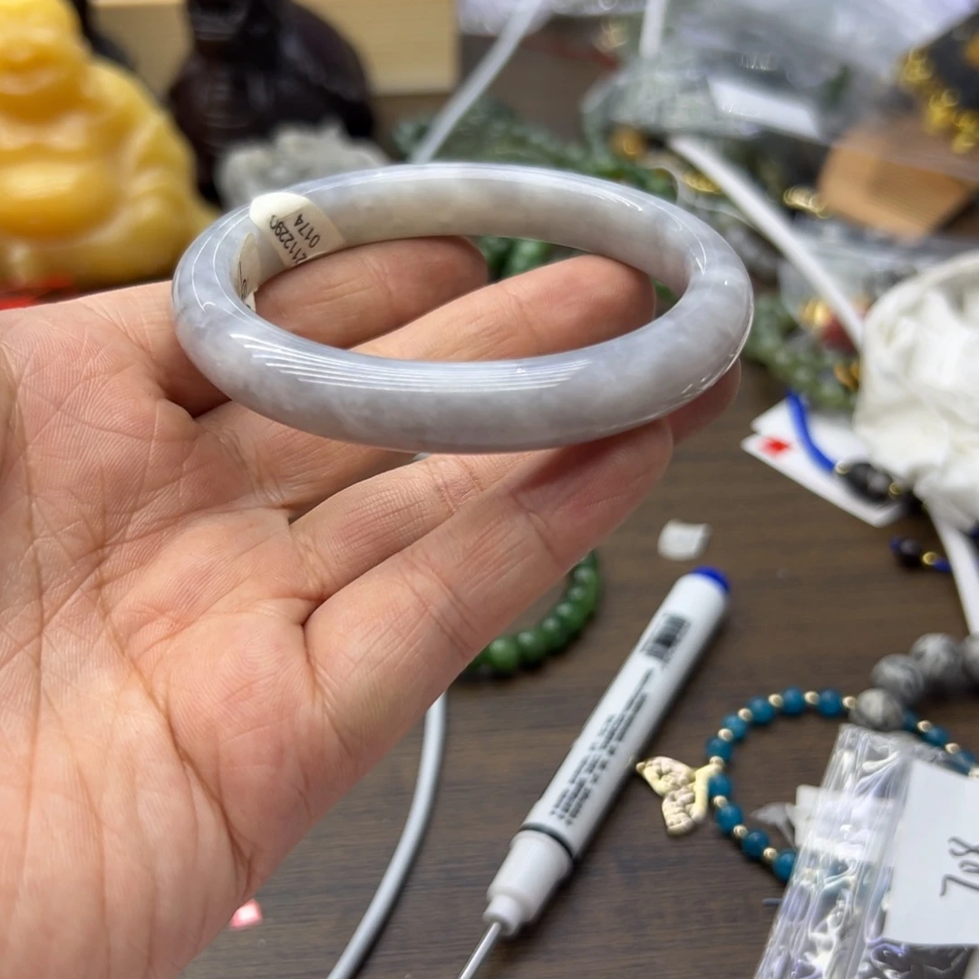 和田玉未镶嵌手镯60.2圈围112瑕