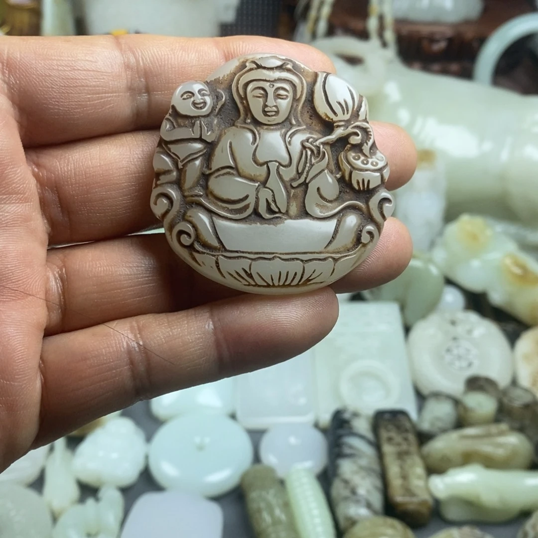 霖***然和田玉（糖玉）未镶嵌颈饰