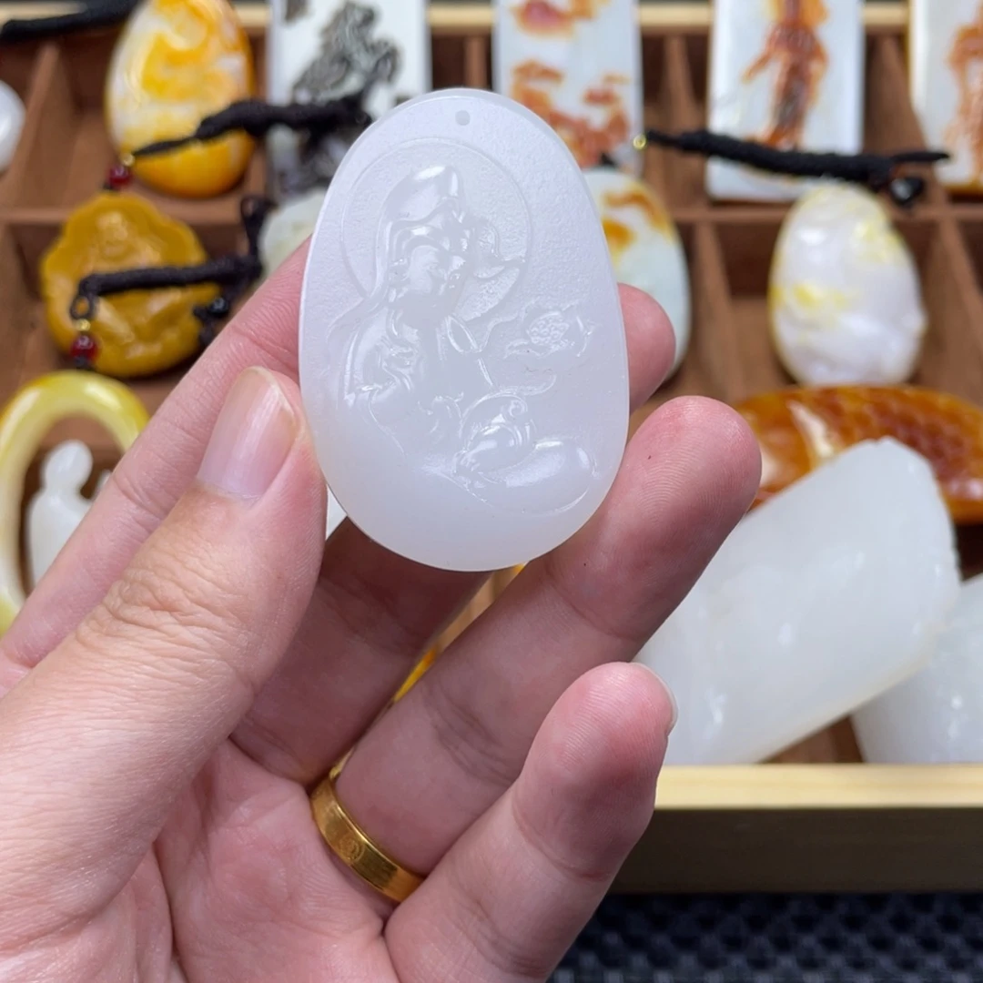 颈饰未镶嵌和田玉