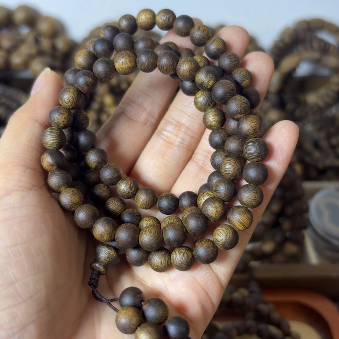 王***7【艺香阁】海南莺歌绿奇楠0.7mm20g+