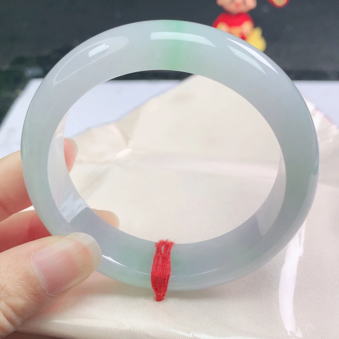 翡翠未镶嵌手镯正