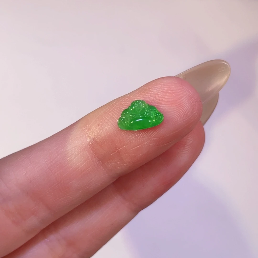 翡翠未镶嵌颈饰裸石