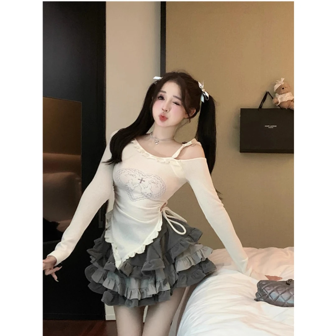 甜酷辣妹风小个子印花T恤女春季不规则长袖露肩上衣蛋糕短裙套装