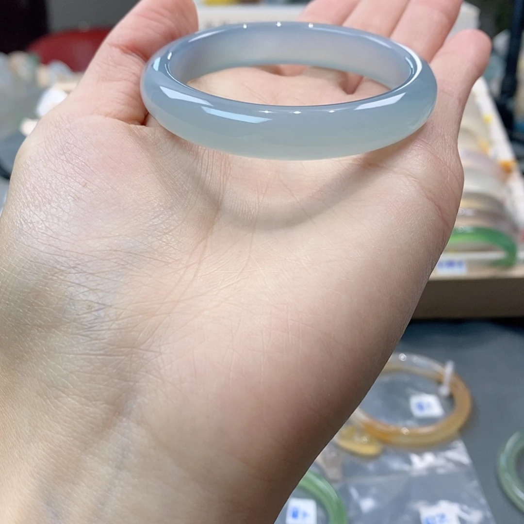 玛瑙/玉髓手镯未镶嵌泠*