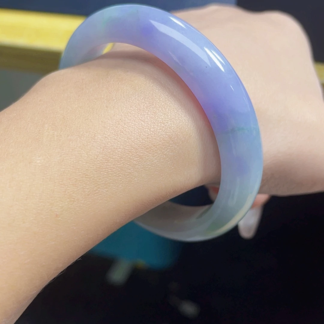 翡翠未镶嵌手镯53圈有纹不退换