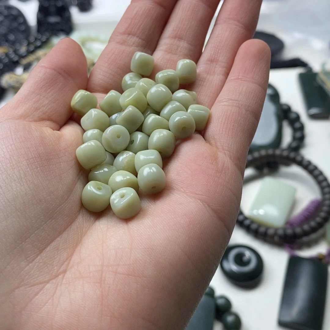 和田玉未镶嵌手链