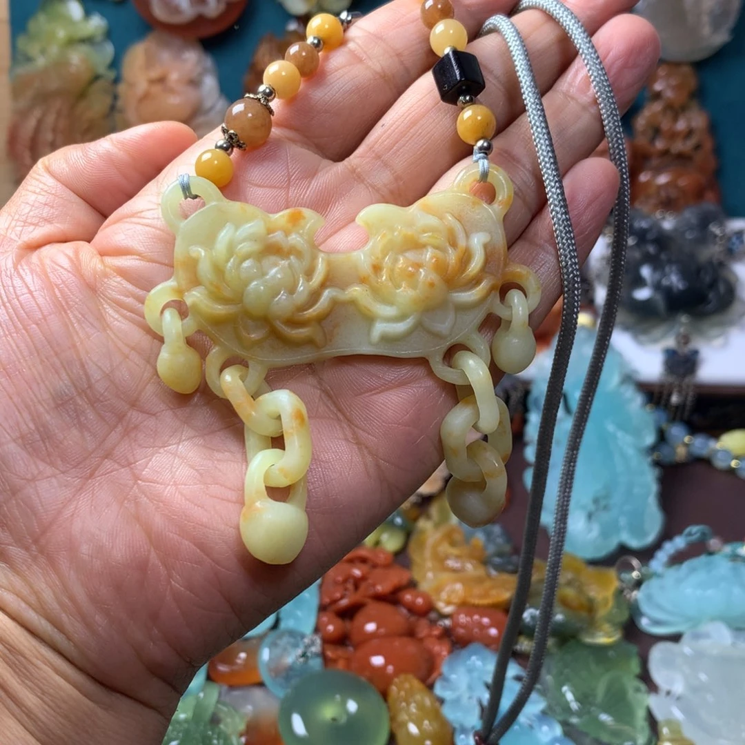 蛇纹石玉未镶嵌挂坠