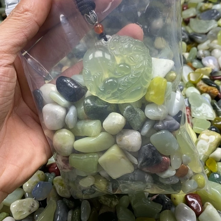 蛇纹石玉鱼缸石未镶嵌