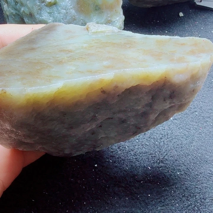 未镶嵌和田玉（糖玉）珠宝半成品