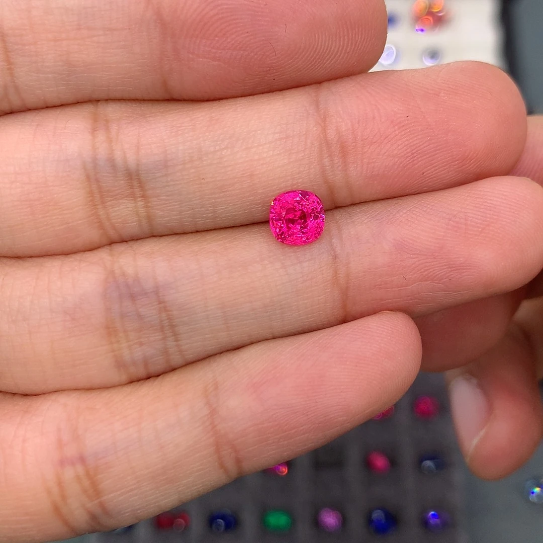 尖晶石裸石1.03克拉纳米亚超级绝地武士