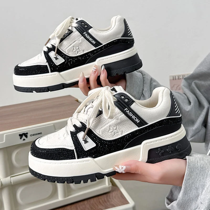 2025夏季款满天星闪钻女品质休闲港风小白鞋厚底百搭爆款运动鞋