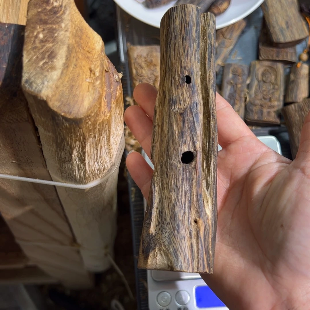 吊坠沉香杨****发白棋楠吊坠52克