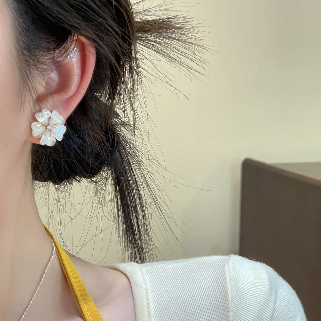 F288花朵简约耳钉百搭轻奢气质温柔设计感小众温柔感