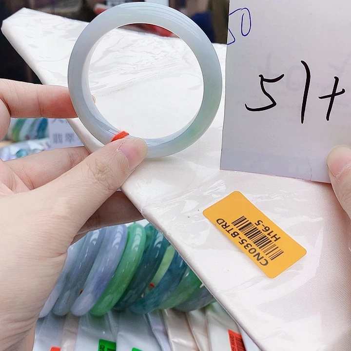 翡翠手镯未镶嵌The