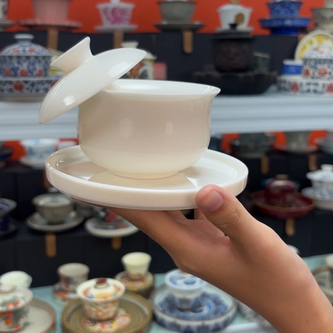 茶具是指由两块金属做成