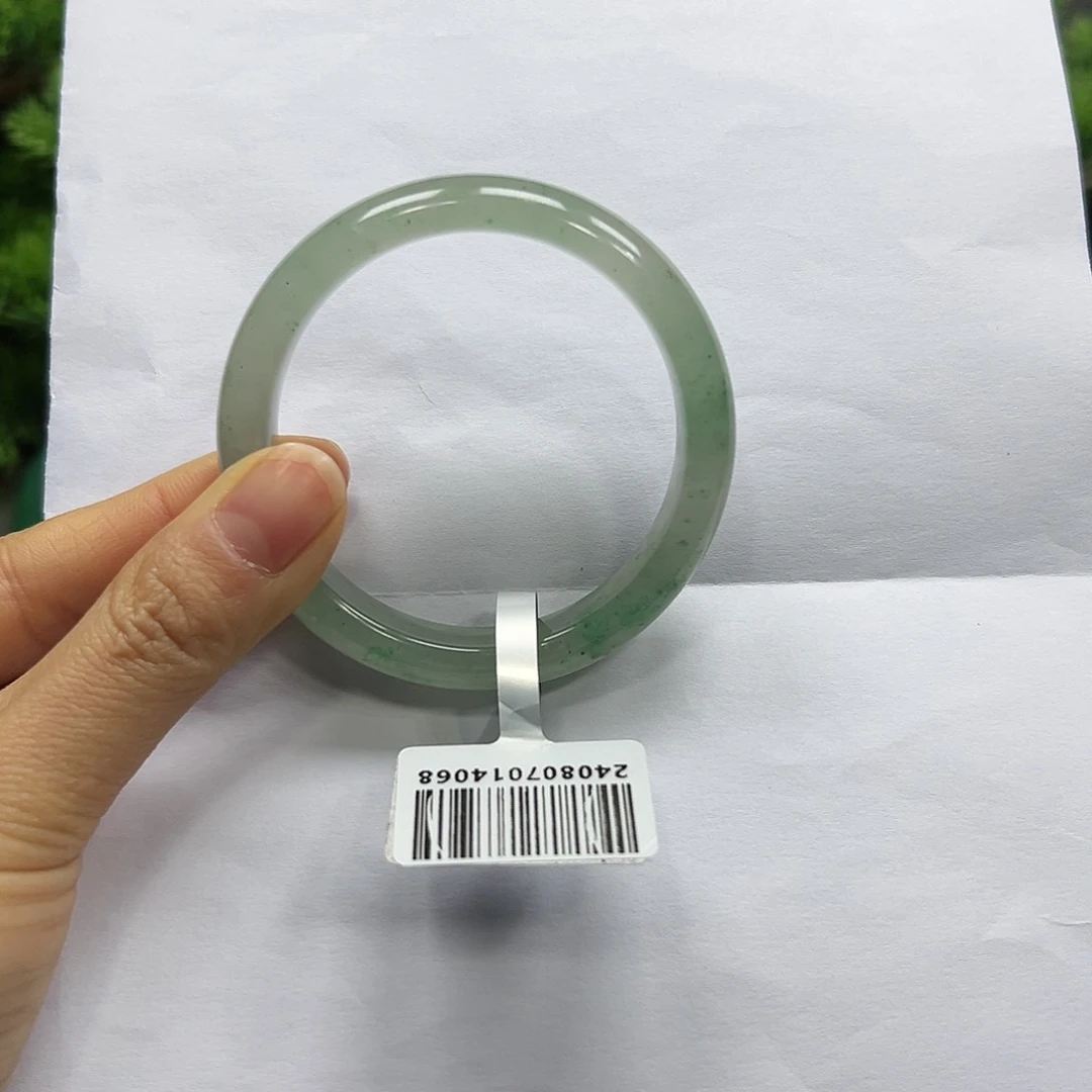 石英质玉手镯未镶嵌哦*