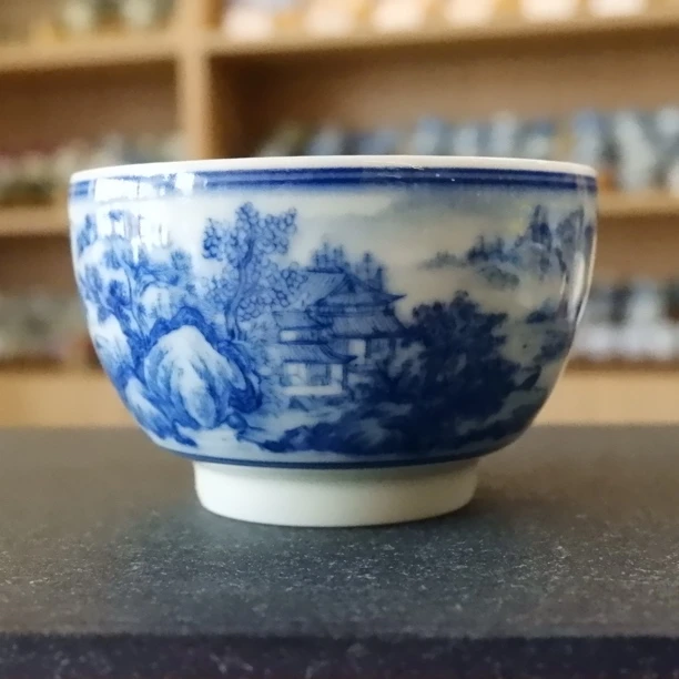 景德镇手绘山水书法青花主人杯