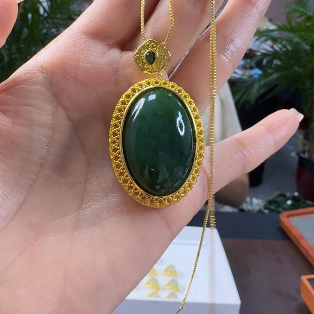 和田玉（碧玉）合金颈饰