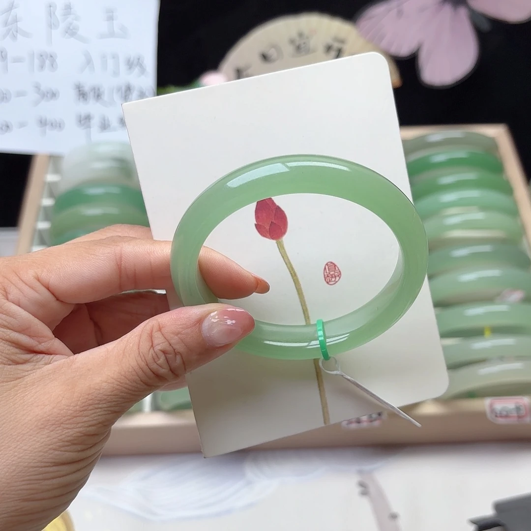 石英质玉手镯未镶嵌58.5