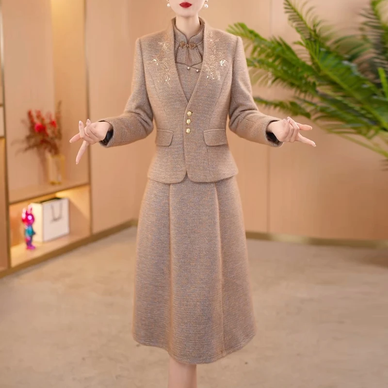 高级雪花绒加厚外套两件套女2025秋冬新款时尚保暖礼服连衣裙套装