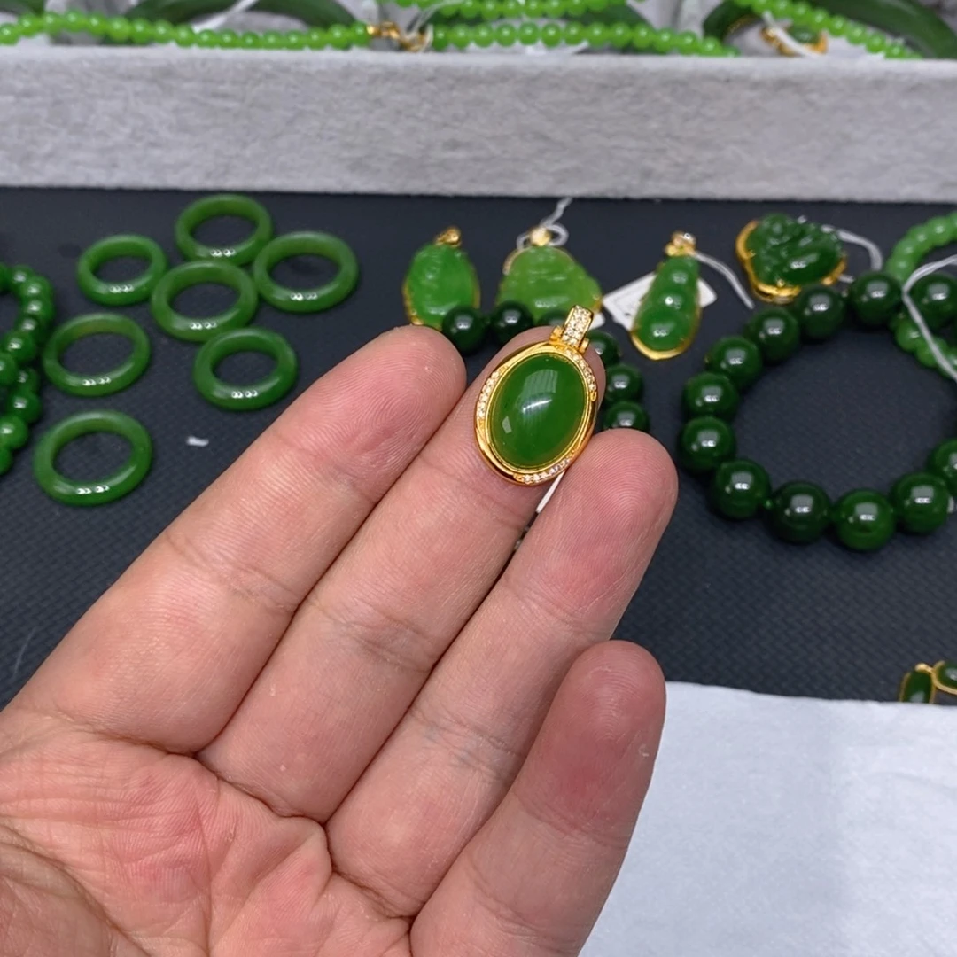 和田玉（碧玉）颈饰银S925镀金镶嵌小*瓜