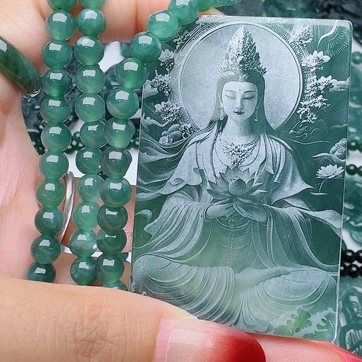 翡翠未镶嵌颈饰多样性发其一
