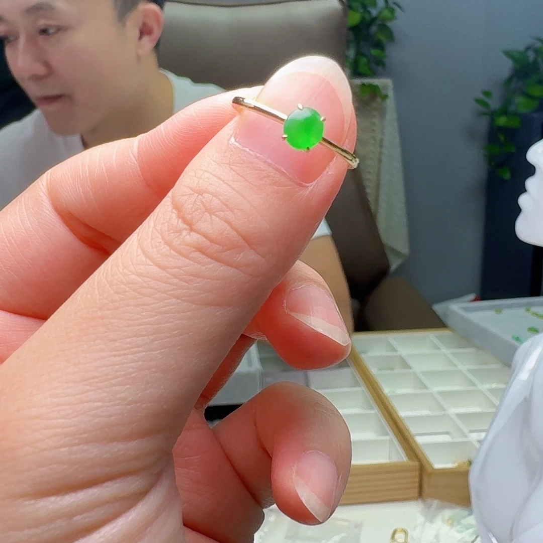 翡翠18K金镶嵌戒指天然