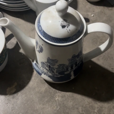 其他瓷壶一个陶瓷