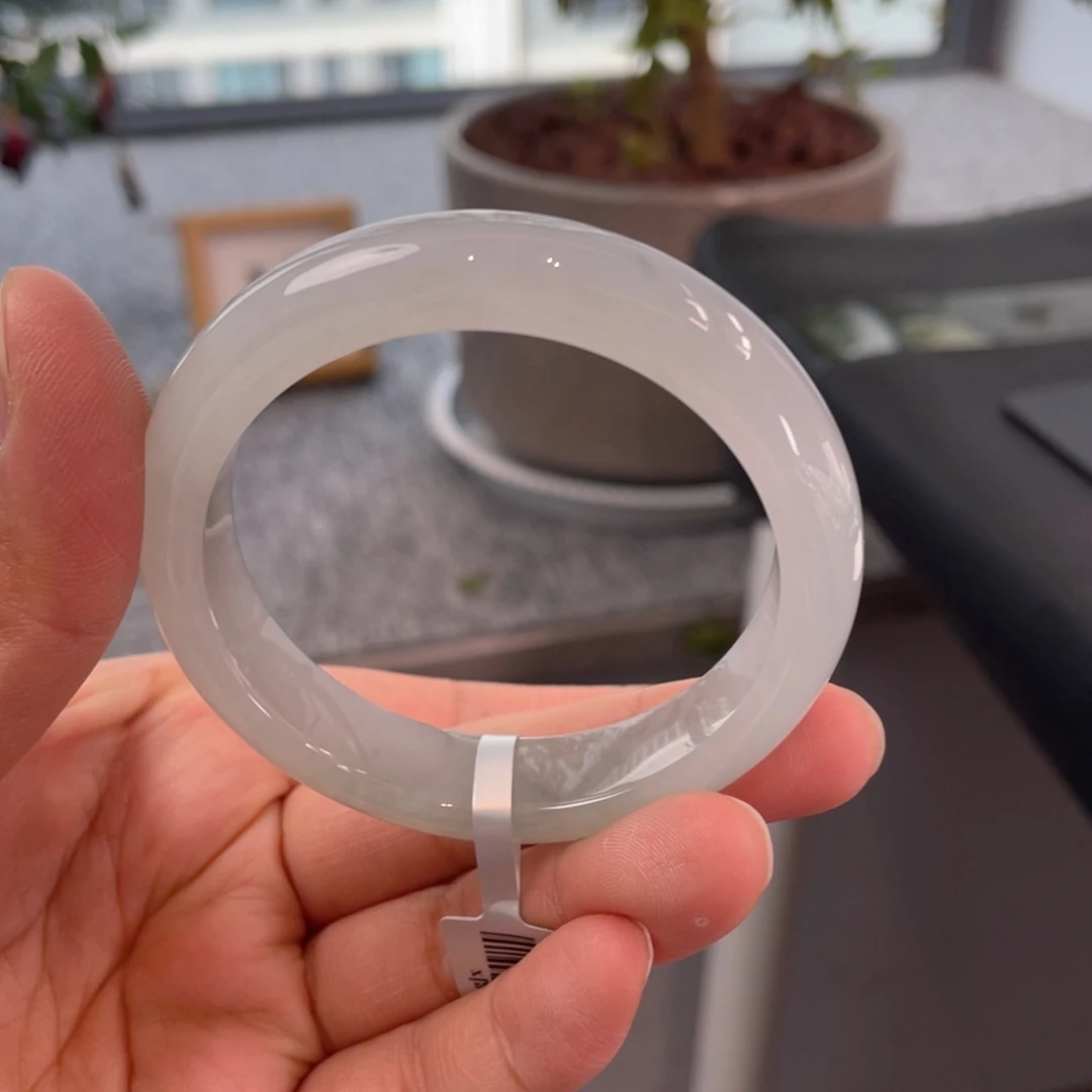 翡翠手镯未镶嵌缅甸翡翠