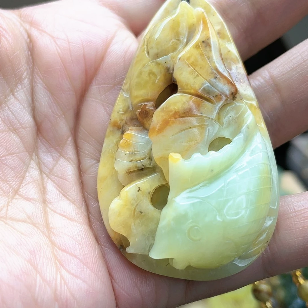 蛇纹石玉颈饰未镶嵌