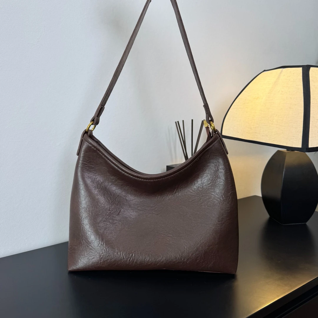 小众复古腋下包包女2025年新款大容量单肩通勤时尚百搭斜挎托特包