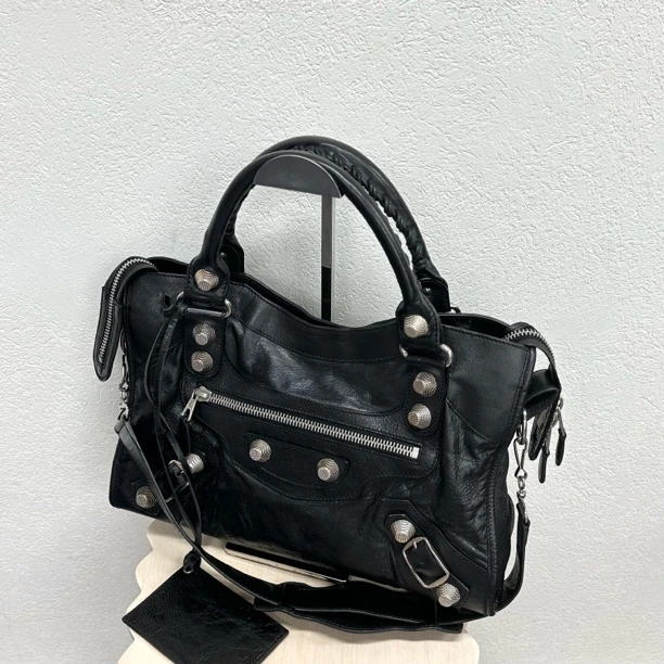 95新 Balenciaga/巴黎世家 黑银大钉中号机车单肩斜挎包