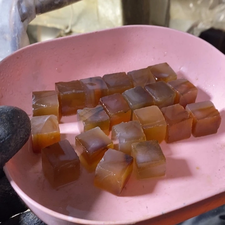 秀***玲定制玛瑙未镶嵌手串手串工费 秀玲