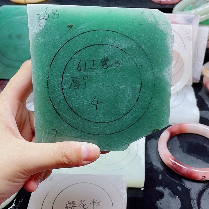 石英质玉手镯未镶嵌定制