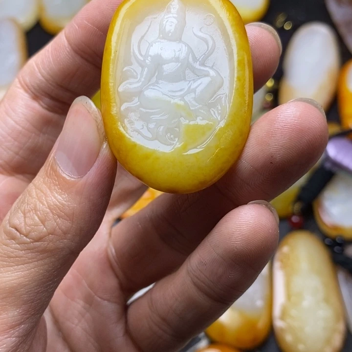和田玉未镶嵌颈饰