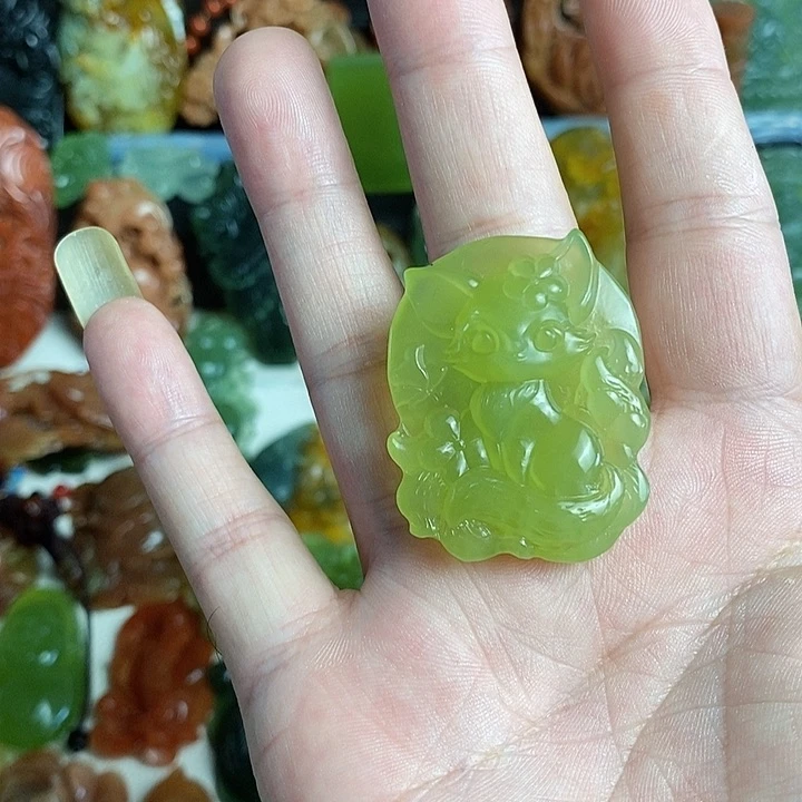 未镶嵌蛇纹石玉颈饰