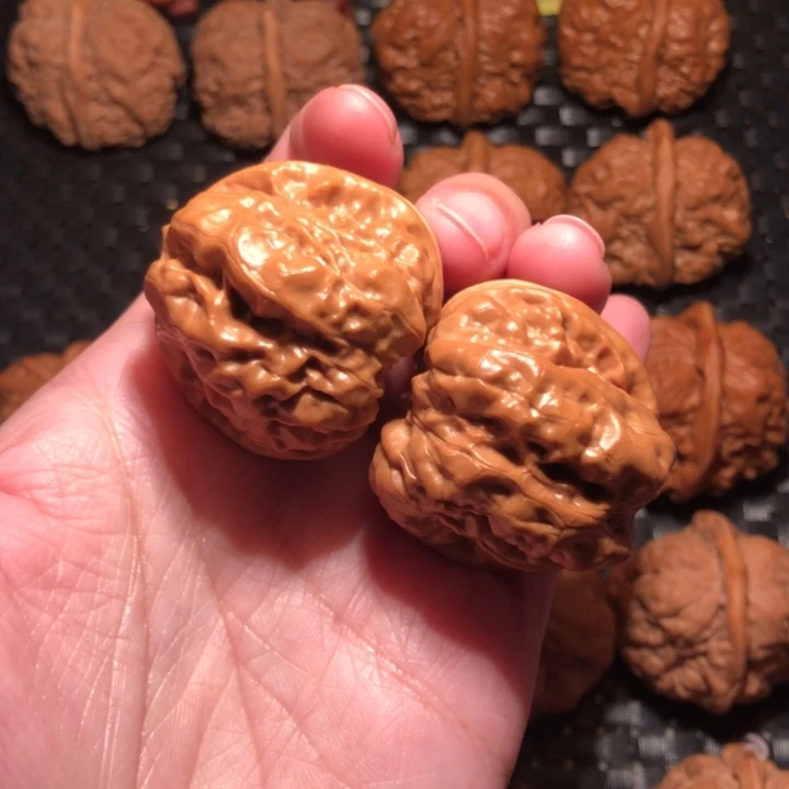 ****瀚把件文玩核桃蛤蟆