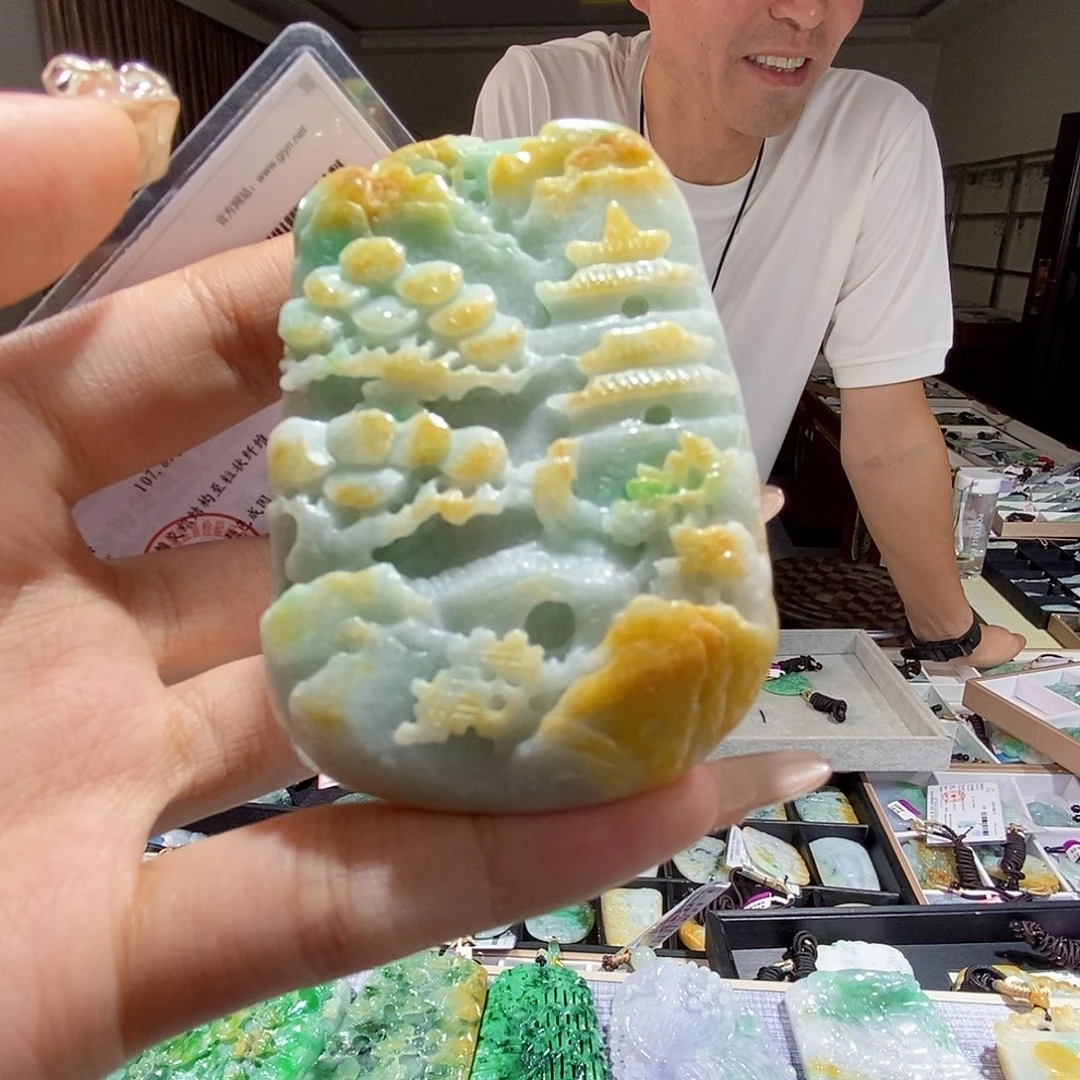 翡翠未镶嵌颈饰翡翠