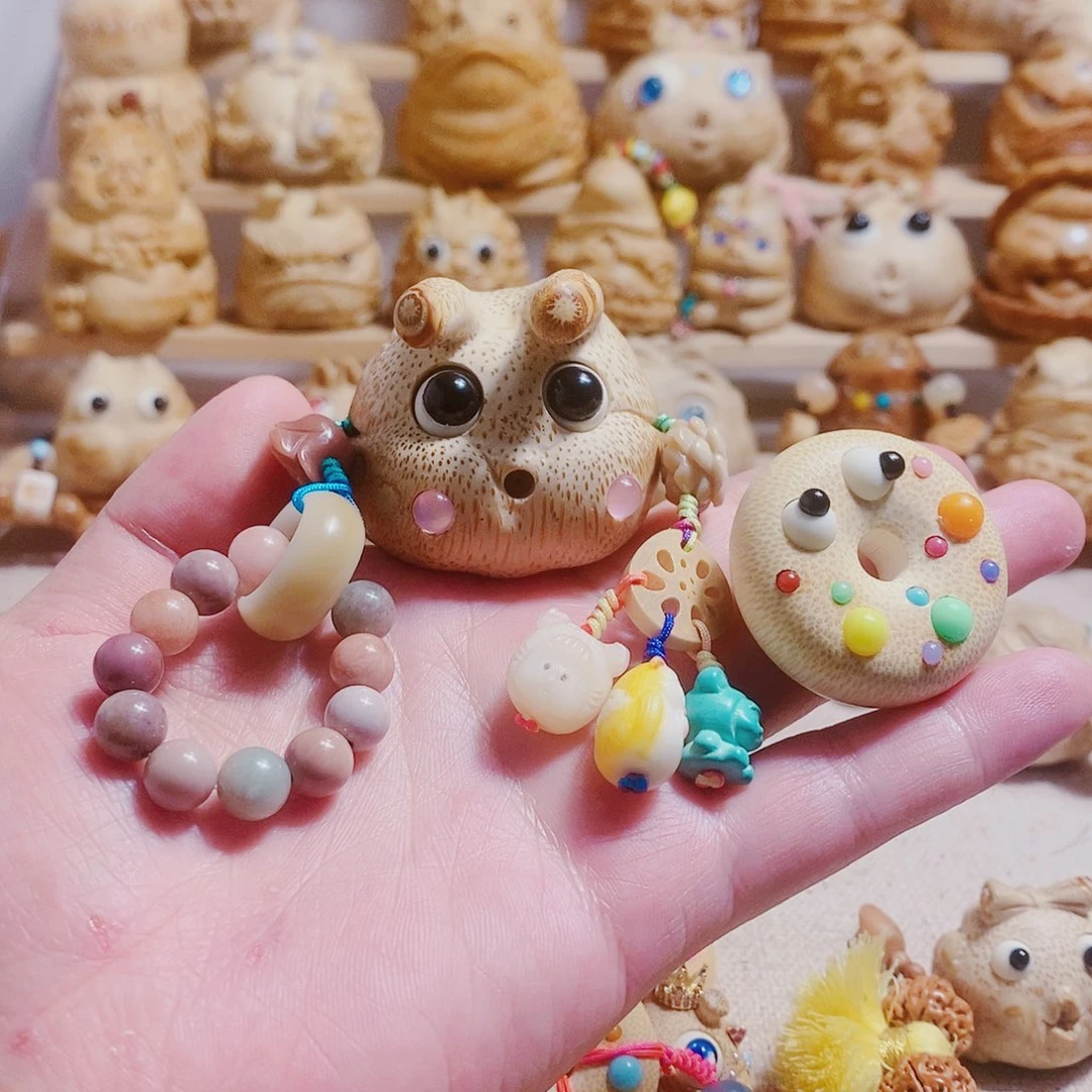 香榧木?文玩竹根雕刻金蟾